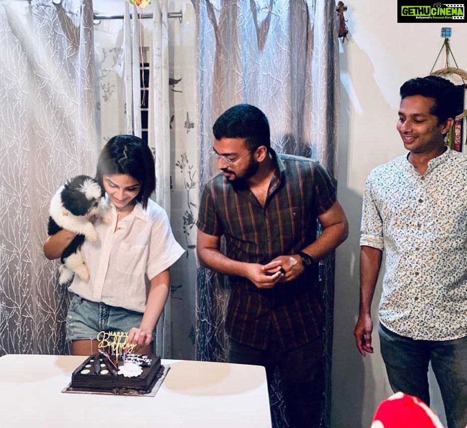 Samyuktha Menon Instagram - Thank you for all the love ❤️ I have the best people around me. All I want to say back is " LOVE LOVES TO LOVE " 😊😊