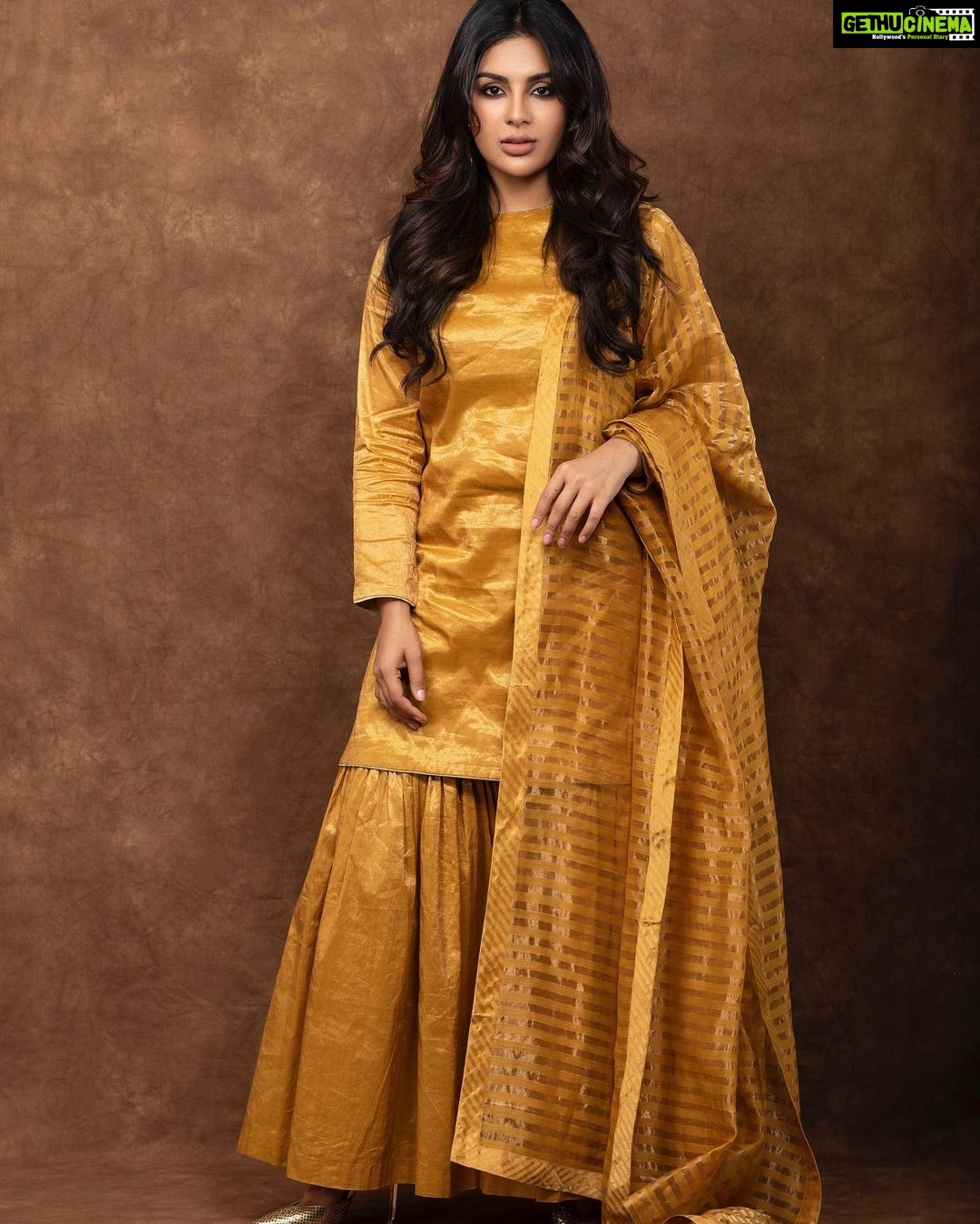 Samyuktha Menon Instagram - “The only limit to the height of your achievements is the reach of your dreams and the willingness to work hard for them.” ~ Michelle Obama Fashion Director: Alpi Boylla / @alpiboylla Outfit: Akaaro by Gaurav Jai Gupta / @gauravjaigupta @akaaro Photographer: Shareef Nandyala / @shareefnandyala Shoes: Steve Madden / @stevemaddenindia Jewelry: Noyra.co / @noyra.co Make Up: Tokala Ravi / @tokala.ravi Hair: Shaik jilani / @shaikjilani428 #picoftheday #photoshoot #lifeofsam #samonista #samyukthamenon #instagood #lifequotes #lifeofsam #instapic #portraits #akaaro