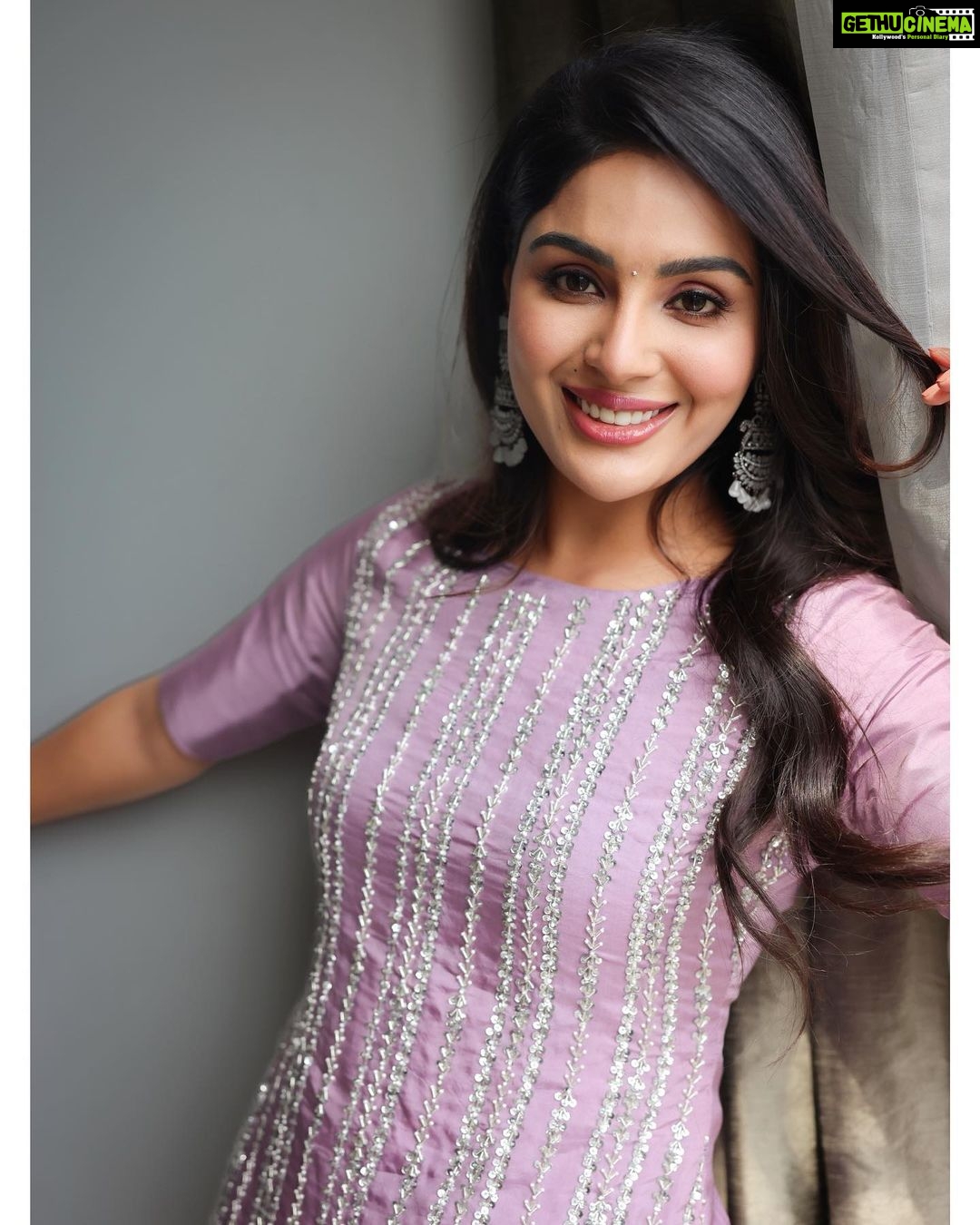 Samyuktha Menon Instagram - Never stop gazing at your dreams ✨ Photography - @pranav.foto Outfit - @arka_by_divya_kanigalupula Jewellery - @petalsbyswathi Stylist - @sandhya__sabbavarapu MUA - @tokalasomasekhar_makeup Hair - @rajesh_chinchili #neversaynever #likethereisnotomorrow #instaphoto #friyay