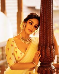 Samyuktha Menon Instagram - I see you in my mind @poornimaindrajith X @sangeetha916gold X @sajithandsujith X @richard_antony_ Ginger House Museum Hotel