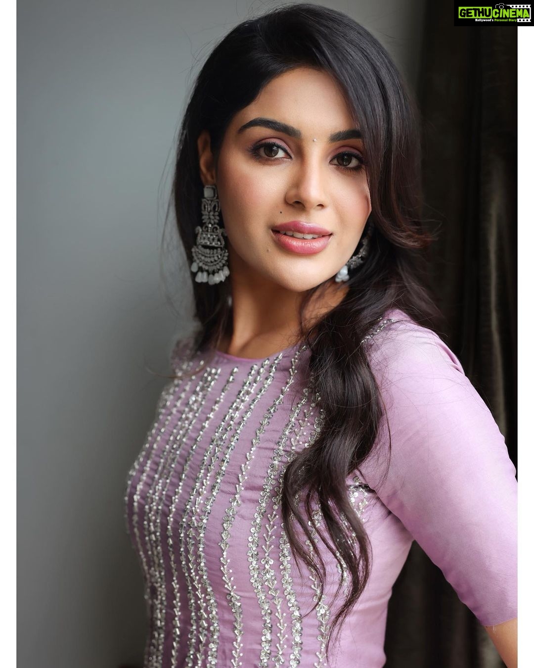 Samyuktha Menon Instagram - Never stop gazing at your dreams ✨ Photography - @pranav.foto Outfit - @arka_by_divya_kanigalupula Jewellery - @petalsbyswathi Stylist - @sandhya__sabbavarapu MUA - @tokalasomasekhar_makeup Hair - @rajesh_chinchili #neversaynever #likethereisnotomorrow #instaphoto #friyay