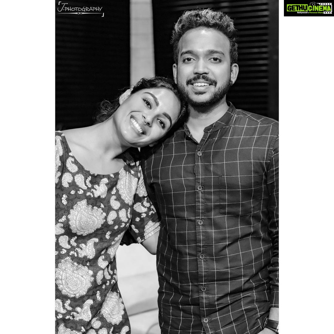 Samyuktha Menon Instagram - Paattukaran ❤️ @harisankar_ks #officialsinger PC @_decibelhost_
