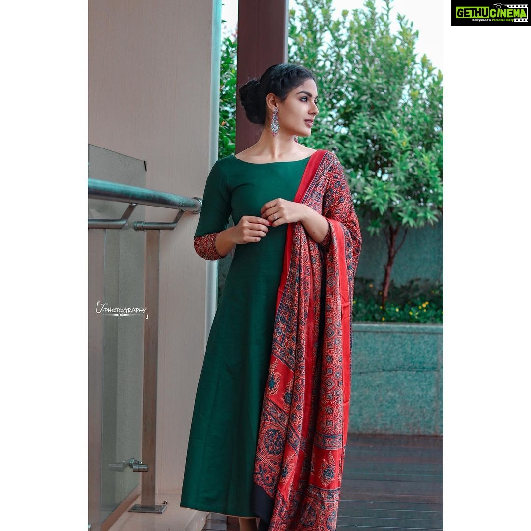 Samyuktha Menon Instagram - Green 💚💚 In a @jugalbandhi Hair @suluhairstylist #kalki promotions 😊 PC @_decibelhost_ Four Points by Sheraton Kochi Infopark