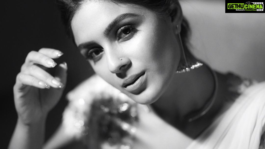 Samyuktha Menon Instagram - @flying_asplif_ I am the best through your lens ❤️
