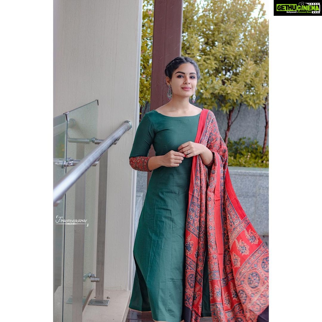 Samyuktha Menon Instagram - Green 💚💚 In a @jugalbandhi Hair @suluhairstylist #kalki promotions 😊 PC @_decibelhost_ Four Points by Sheraton Kochi Infopark