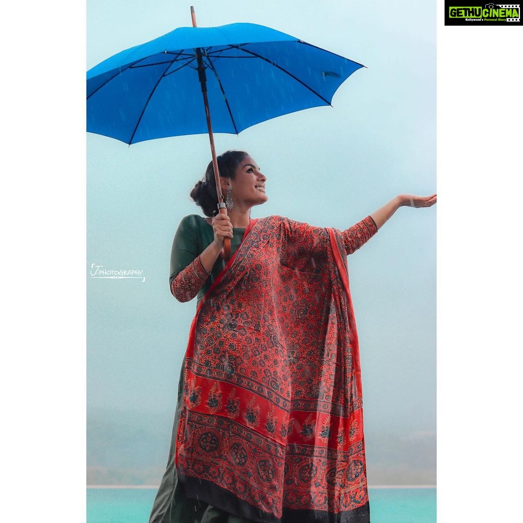 Samyuktha Menon Instagram - Green 💚💚 In a @jugalbandhi Hair @suluhairstylist #kalki promotions 😊 PC @_decibelhost_ Four Points by Sheraton Kochi Infopark