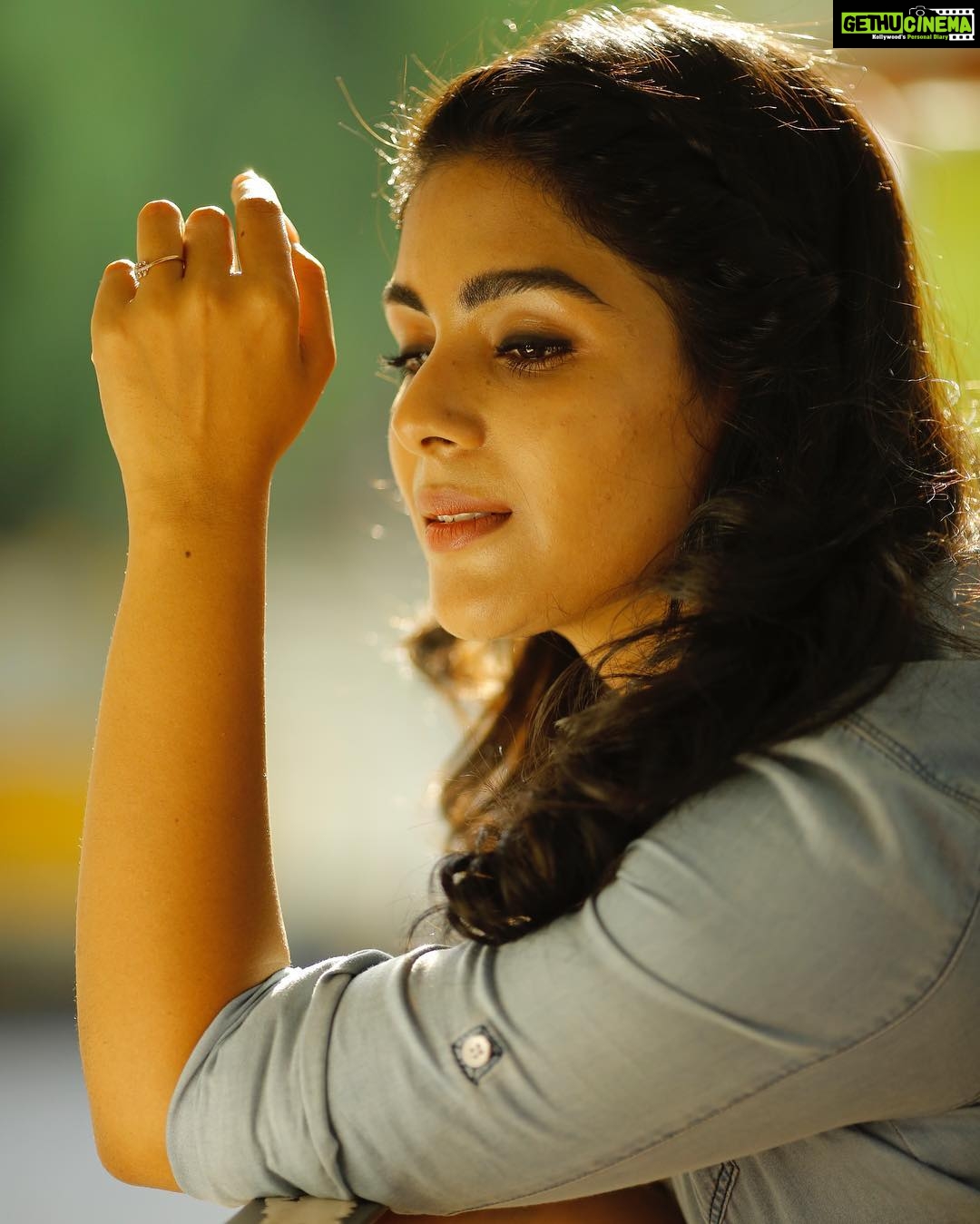 Samyuktha Menon Instagram - To a wonderful morning and a wonderful month 😊 a @bijith_dharmadam click . Tenkasi