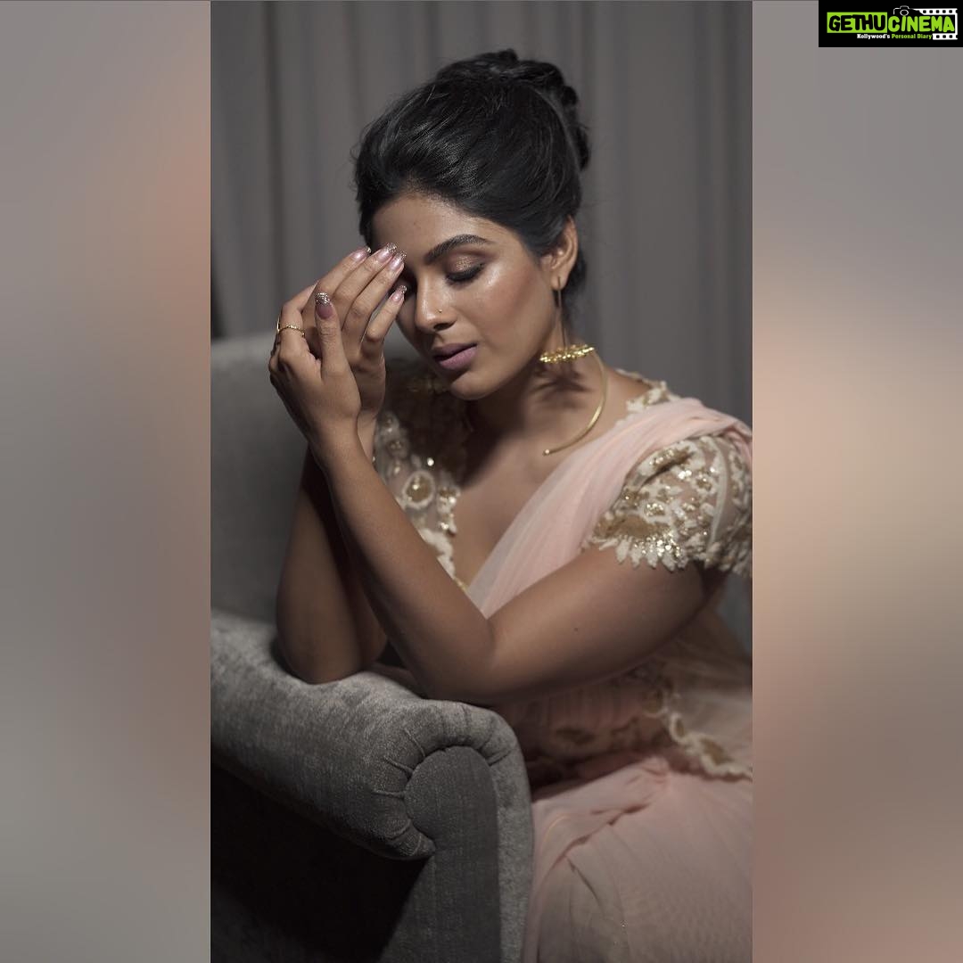 Samyuktha Menon Instagram - In a @poornimaindrajith MUA : @unnips Jewellery : @celia_palathinkal Nail Art : @artistry.nail @flying_asplif_ I don’t have to thank you . So 🤗. You make me love myself through your pictures.