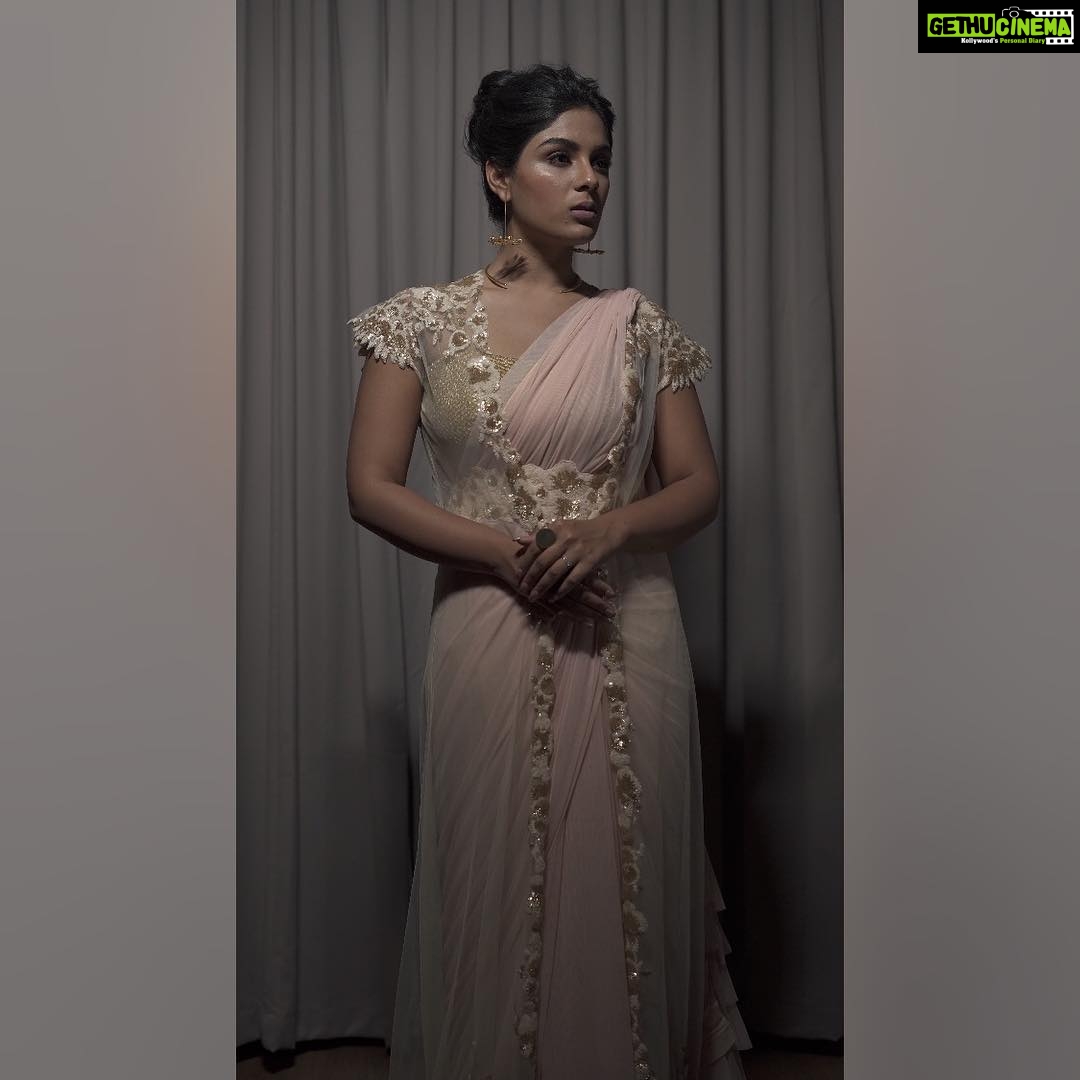 Samyuktha Menon Instagram - In a @poornimaindrajith MUA : @unnips Jewellery : @celia_palathinkal Nail Art : @artistry.nail @flying_asplif_ I don’t have to thank you . So 🤗. You make me love myself through your pictures.
