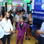 Samyuktha Menon Instagram - Meet #oppof11pro . The latest phone from @oppo . With a wonderful selfie pop up camera and many other features. Happy to do the first sales @mygdigital Edapally. All the photo freaks grab your #oppof110pro from @mygdigital which has branches all over Kerala. Thank you @asaniya_nazrin for this look of mine .