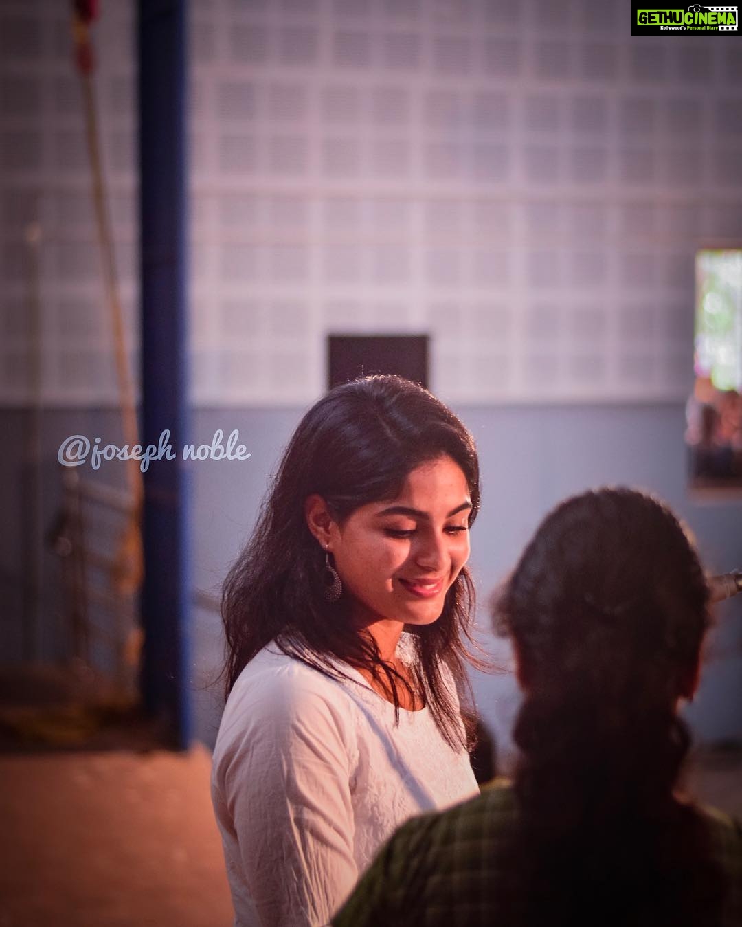 Samyuktha Menon Instagram - Government Brennen College, Thalassery , pure vibe . Thank you so much for giving me some beautiful moments ❤️😊 #swipeleft #happiness. PC @joe_e7 Thalassery, India