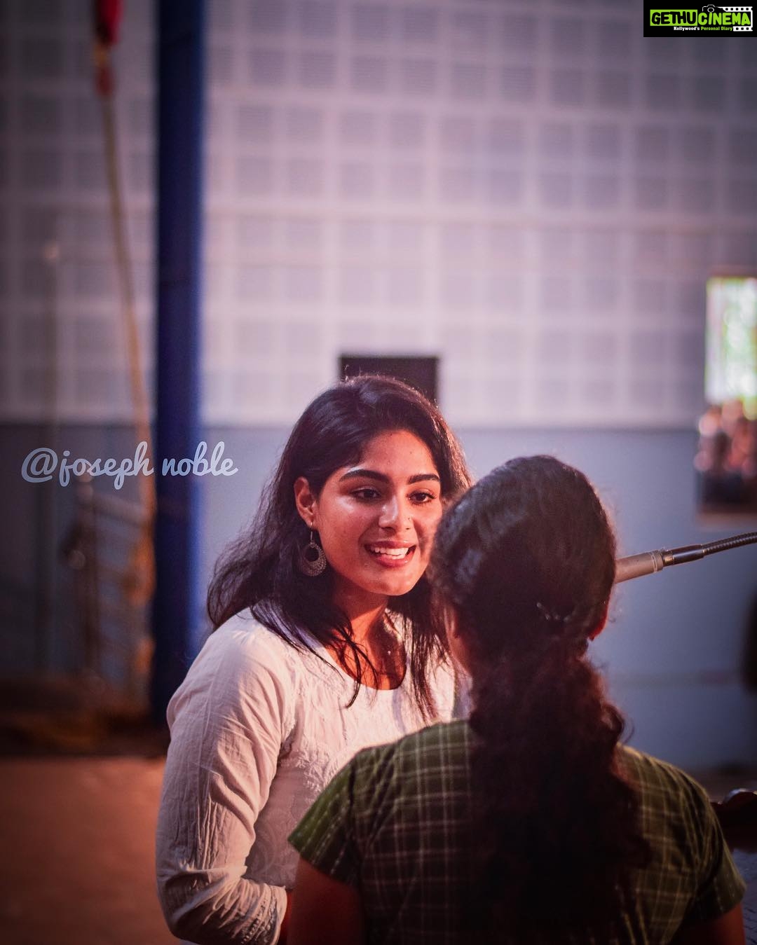 Samyuktha Menon Instagram - Government Brennen College, Thalassery , pure vibe . Thank you so much for giving me some beautiful moments ❤️😊 #swipeleft #happiness. PC @joe_e7 Thalassery, India