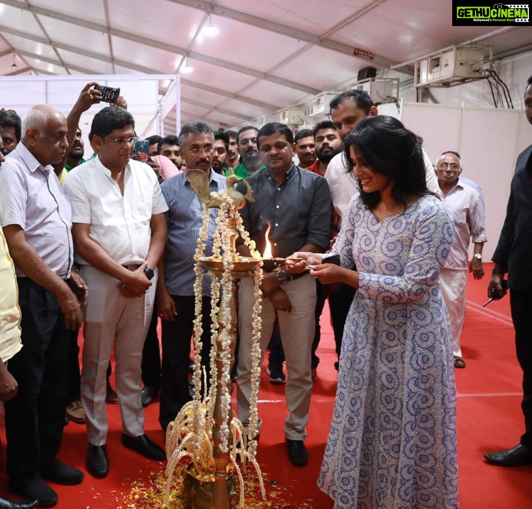 Samyuktha Menon Instagram - Manorama fiesta shopping exhibition inauguration at Kaloor, Ernakulam 😊