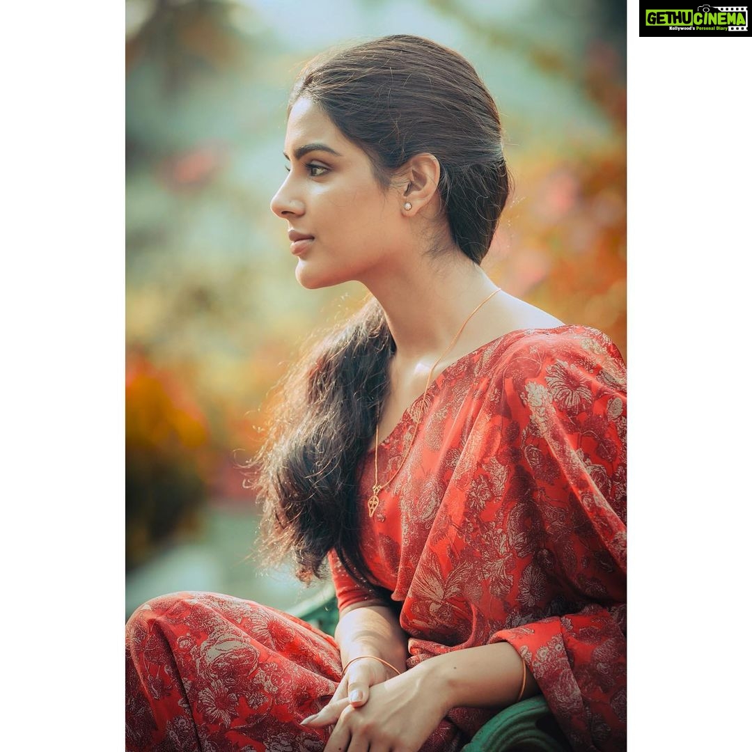 Samyuktha Menon Instagram - The creator of magical entertainers that has defined Malayalam Cinema once ! After growing up watching all the films Shaji Sir has made , I could have only humbly wished to work with him on project of this scale. I play Elsa in Kaduva, directed by the One and Only Shaji Kailas Sir and I’m going to wear that around with pride 😊 PC: @sinat_savier #magical #massentertainer #dreamcometrue #bigdreams #bigsteps #gogetit #believe #kaduva #july7threlease