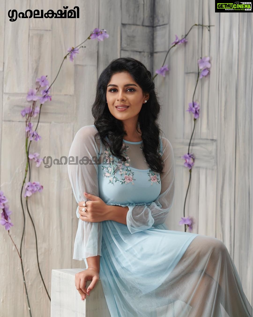 Samyuktha Menon Instagram - #throwback to Grihalakshmi cover shoot with @shafishakkeer @unnips @femy_antony @paislee_studio @smismiji