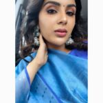 Samyuktha Menon Instagram – Hola 👋🏼 Show some love 👀💙💙💙