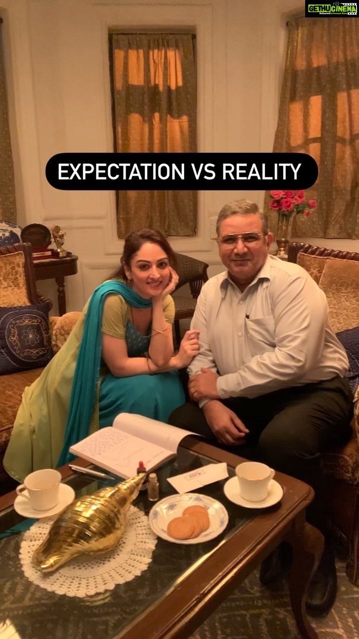 Sandeepa Dhar Instagram - We are very serious actors ππ #DrArora #onset Dr Arora is OUT !! Watch it NOW on SONYLIV @kumudkmishra @sonylivindia @kumararchit @nidhisethianair @srustij @suveera.swetesh.stylist @wearewsf @reliance.entertainment @makeupartistkarishmabajaj #reelsinstagram #trending