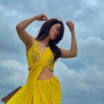 Sandeepa Dhar Instagram - Indianwear>>>>>>>>>>>❤️ Tell me which one is your fav in the comments below . _____________________________ #reels #sandeepadhar #trending
