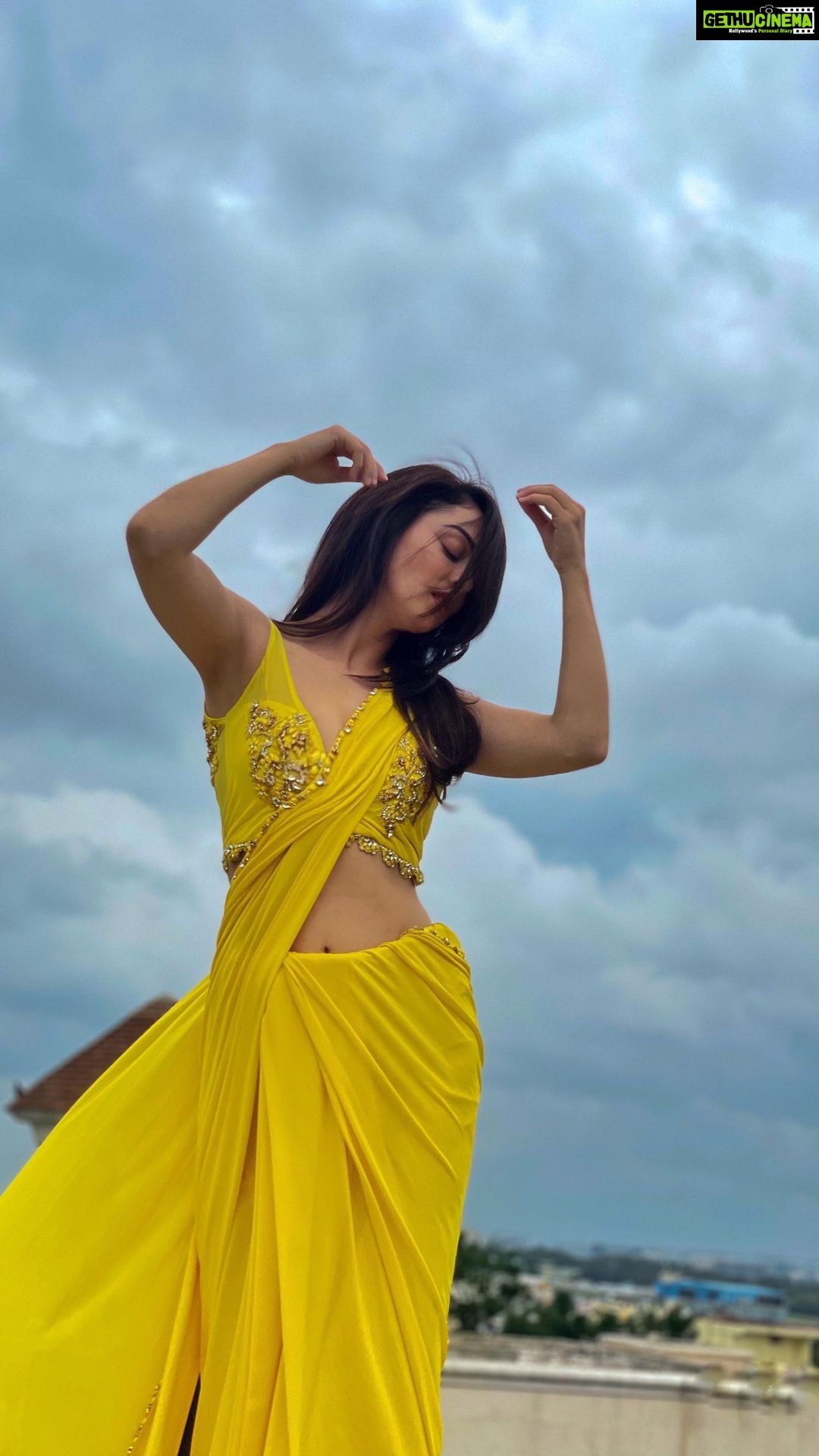 Sandeepa Dhar Instagram - Indianwear>>>>>>>>>>>❤️ Tell me which one is your fav in the comments below . _____________________________ #reels #sandeepadhar #trending