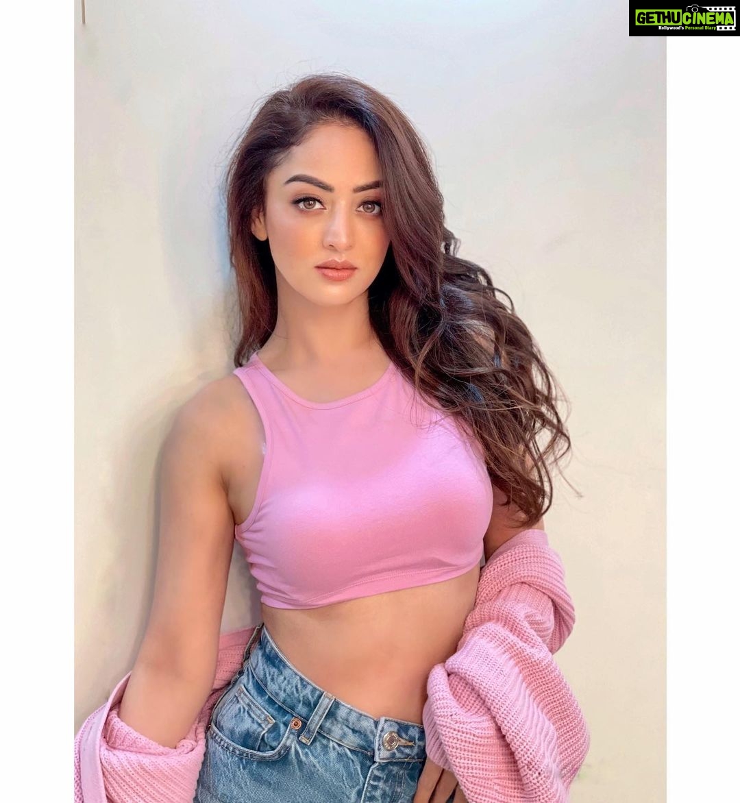 Sandeepa Dhar Instagram - Watermelon sugar highhhh 🍉💋 _____________________________ @cashmakeupartistry @_heenak_ _____________________________