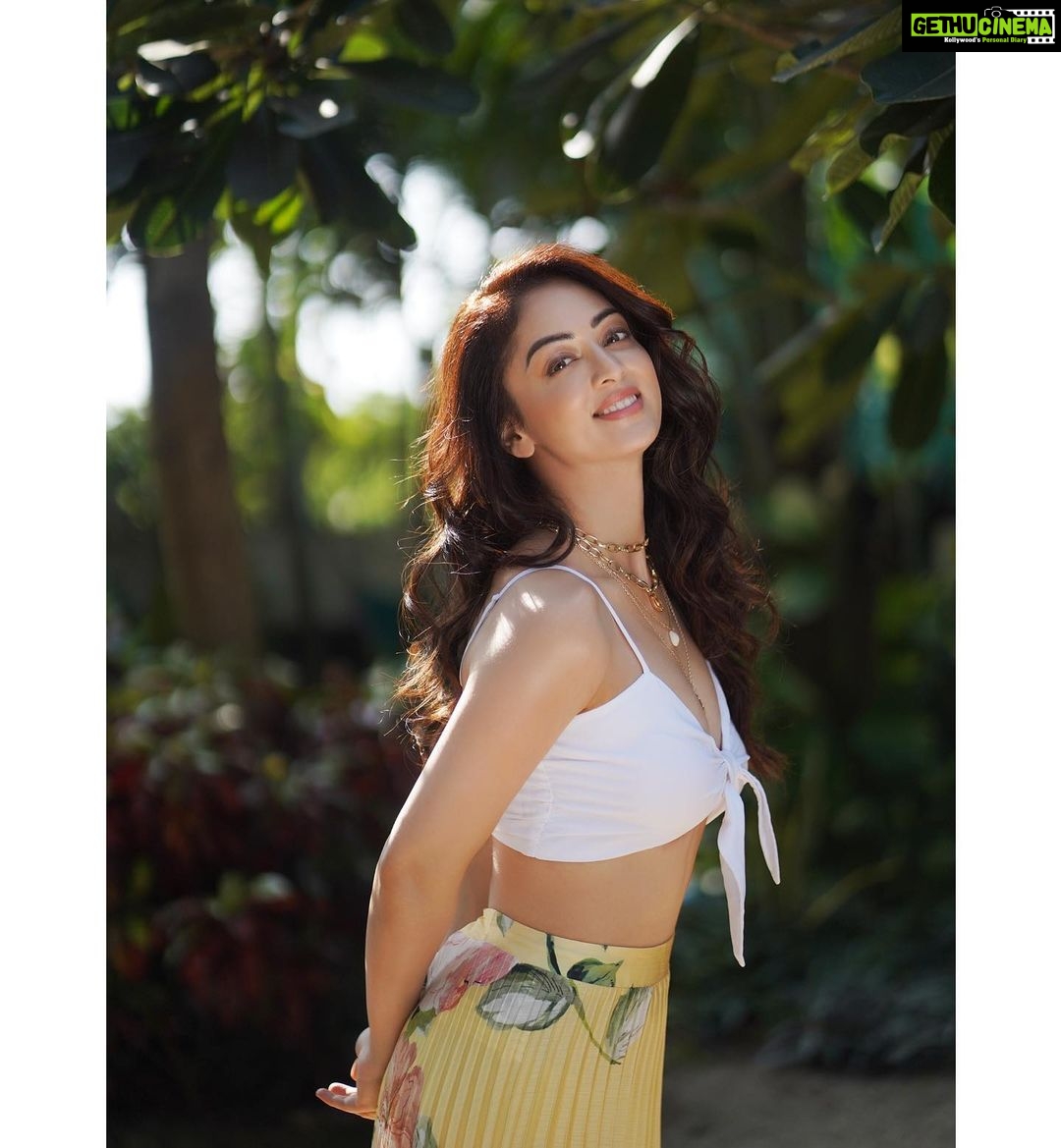 Sandeepa Dhar Instagram - Listen, Smile & Agree. Then, go ahead & do whatever the hell you were gonna do anyway. 🥳✌🏻🙃 _____________________________ @dieppj @makeupbyanighajain @rishidoeshair @shru_birla
