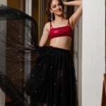 Sandeepa Dhar Instagram - #jugnu Can’t stop grooving to this track ! 💃🏻 _____________________________ @supriamunjalofficial @aquamarine_jewellery @makeupbyanighajain @rishidoeshair @shru_birla @dieppj _____________________________ #reels #reelsinstagram #sandeepadhar #trending #photoshoot #fashion