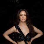 Sandeepa Dhar Instagram - Giving the saree a little bit of a twist ! #festivevibes ___________________________________ @dieppj @makeupbyanighajain @rishidoeshair @shru_birla @labeld