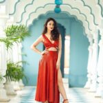 Sandeepa Dhar Instagram - Life isn’t perfect but your outfit can be . 🙃🙂💃🏻 ______________________________ 📸 @shreepadgaonkar MUH : @sneharodricks Outfit @gunusahni Styling @shru_birla