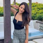 Sandeepa Dhar Instagram – Rabbits jump & they live for 8 years 
Dogs run & they live for 15 years 
Turtles do nothing & live for 150 years 
LESSON LEARNED. #BeingATurtle