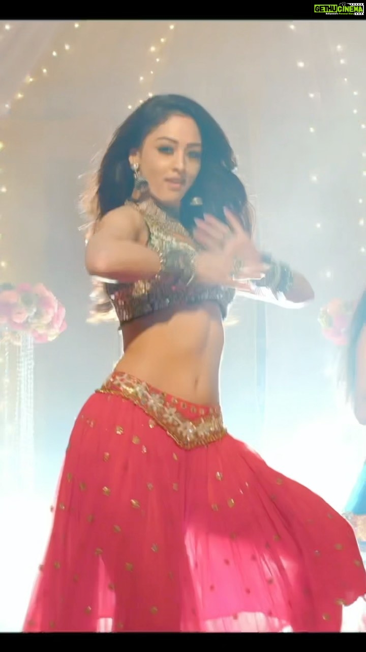 Sandeepa Dhar Instagram - Bringing Some Desiness to the reels 💃🏻 #munnibadnaamhui _____________________________ #reels #reelsinstagram #dance #tuesday #vibes #sandeepadhar #salmankhan