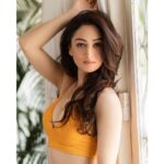 Sandeepa Dhar Instagram - Me when the photographer asks me to not pose & look casual . 😬😬 YUP!! This is my CASUAL !!! 😂😂