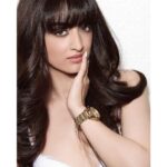 Sandeepa Dhar Instagram - Good old fringe days ! Should I go back to this haircut ? 👍🏻 or 👎🏻 let me know in the comments below . __________________________________ 📸 @munnasphotography