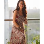 Sandeepa Dhar Instagram - There are 3 types of people 1. Call Person 2. Text Person 3. Person who calls u to tell u that they have texted u. I am #3 🤣, what are u ? Let me know in the comments below. ______________________________ 📸 @dieppj 💄 @cashmakeupartistry Outfit by @kaarahbykaavya Jewellery by @silverpalace_jewels Styling @shru_birla