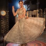 Sandeepa Dhar Instagram - MAINA 🕊 A dancer . Independent, Ambitious , Stubborn , Quirky & a huge commitment phobic. She is all things sugar & spice !! On the path of fulfilling her dreams and aspirations. Will she achieve her goals ? Coming soon #ChattisAurMaina on @disneyplushotstar ____________________________ 💄 @cashmakeupartistry Designer @sumanfashionmaker Styling @shru_birla 👠 @houseofjuttis