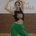 Sandeepa Dhar Instagram – Because of my dancing schedule, I tend to be prone to a lot of muscle sprains and the mattress and pillow I was using previously wasn’t helping me get a proper sleep to recover well. Hence, after doing a lot of research, I switched to @duroflexworld . I bought their LiveIn Mattress and their Neck Balance Pillow. 
Their newly launched Neck Balance pillow is specially curated for the advanced orthopedic support my neck and head deserve. It is a memory foam pillow infused with lavender which helps in inducing sleep naturally.  Just like their LiveIn Mattress, it also has encased in Anti Microbial fabric, which helps keep your sleep space safe and hygienic.

So what are you guys waiting for? Visit duroflexworld.com to find the sleep solutions that will suit your needs.

Use my code SANDEEPA10 and get additional 10% on any mattress of your choice. 

#Duroflex #Sleepexperts #madeinindia
_______________________________________________
🎥 @dieppj 
💄 @mukashu.mua 
Styling @shru_birla