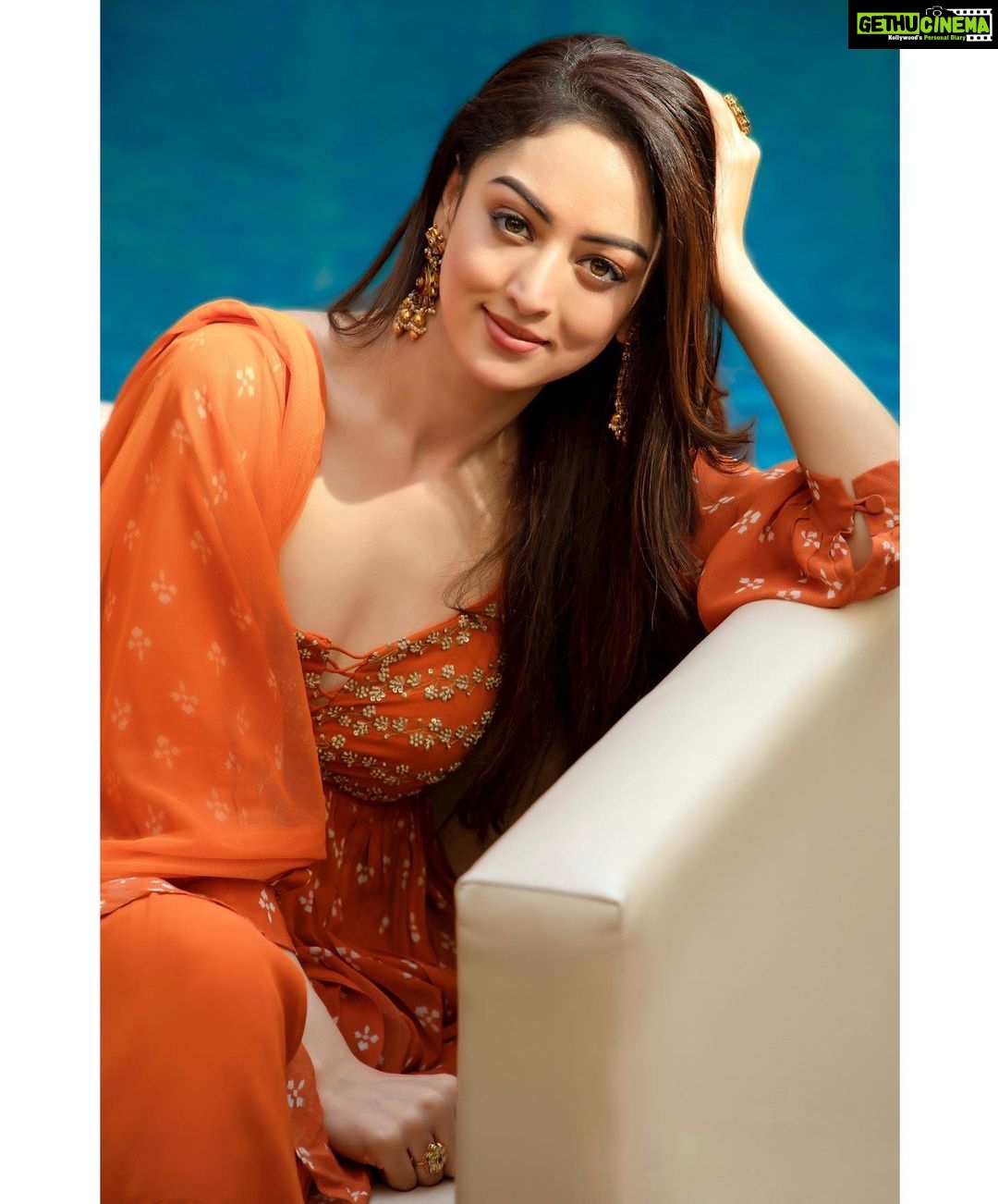 Sandeepa Dhar Instagram - Orange is the new black 🍊 ____________________________ 📸 @ashutoshpundhir Outfit @eshakoul_official Jewellery @minerali_store Styled by @shru_birla