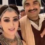 Sandeepa Dhar Instagram - Naagin dance 🐍 with my fav @pankajtripathi . He has killed it yet again with his performance in #kaagaz. Leave a ❤️ for him in the comments . Some #bts fun onset during the shoot of my song #laalamlaal from #kaagaz sung by my talented friend @rajnigandhashekhawat Streaming now on @zee5premium Directed by the lovely @satishkaushik2178 sir . #reels #reelsinstagram #reelitfeelit #pankajtripathi #sandeepadhar #dance #masti #inbetweenshots #makingmemories
