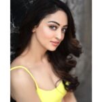 Sandeepa Dhar Instagram - I want someone to look at me the way I look at a travel brochure 😬🙃✌🏻🌍 +++++++++++++++++++++++++++++ 📸 @dieppj 💄 @sneharodricks Hair @pevekarrupesh Styling @shru_birla
