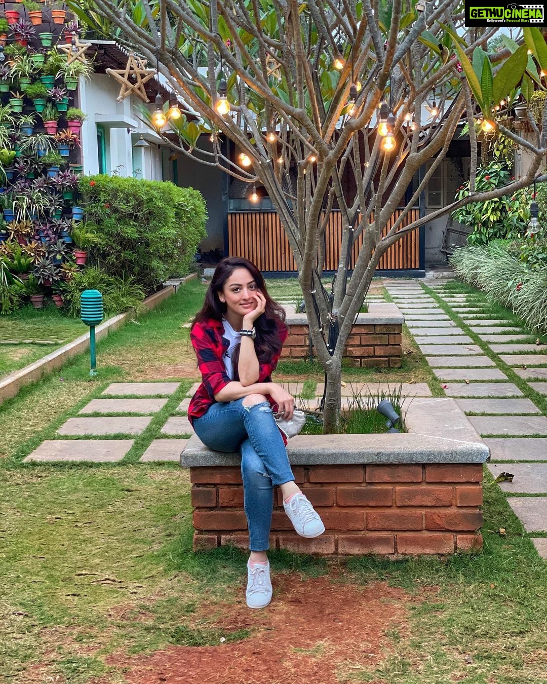 Sandeepa Dhar Instagram - I am a plant lady ; what’s your Superpower ? 🦸♀️ 🪴 🌸 Mysore