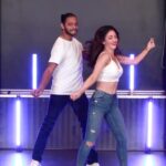 Sandeepa Dhar Instagram - BIN TERE SANAM with @melvinlouis Bcoz classics are the best ! 💥 Leave a ❤️ in the comments if u agree 💄 @sneharodricks Styling @shru_birla