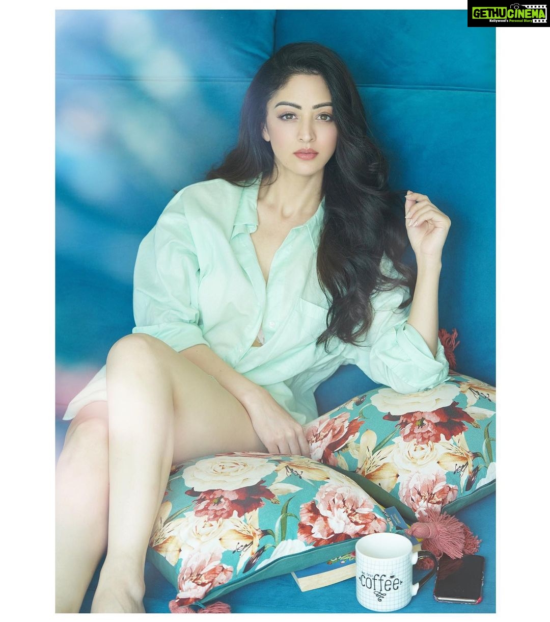 Sandeepa Dhar Instagram - I promised myself iād do things differently today, so I am sitting at the other end of my couch š¬š ________________________________________ šø @munnasphotography