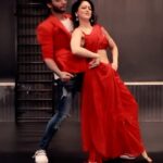 Sandeepa Dhar Instagram - UDI UDI JAYE with @melvinlouis P.S. How AMAZING is @iamsrk in this song !!! #srk #fan #reels