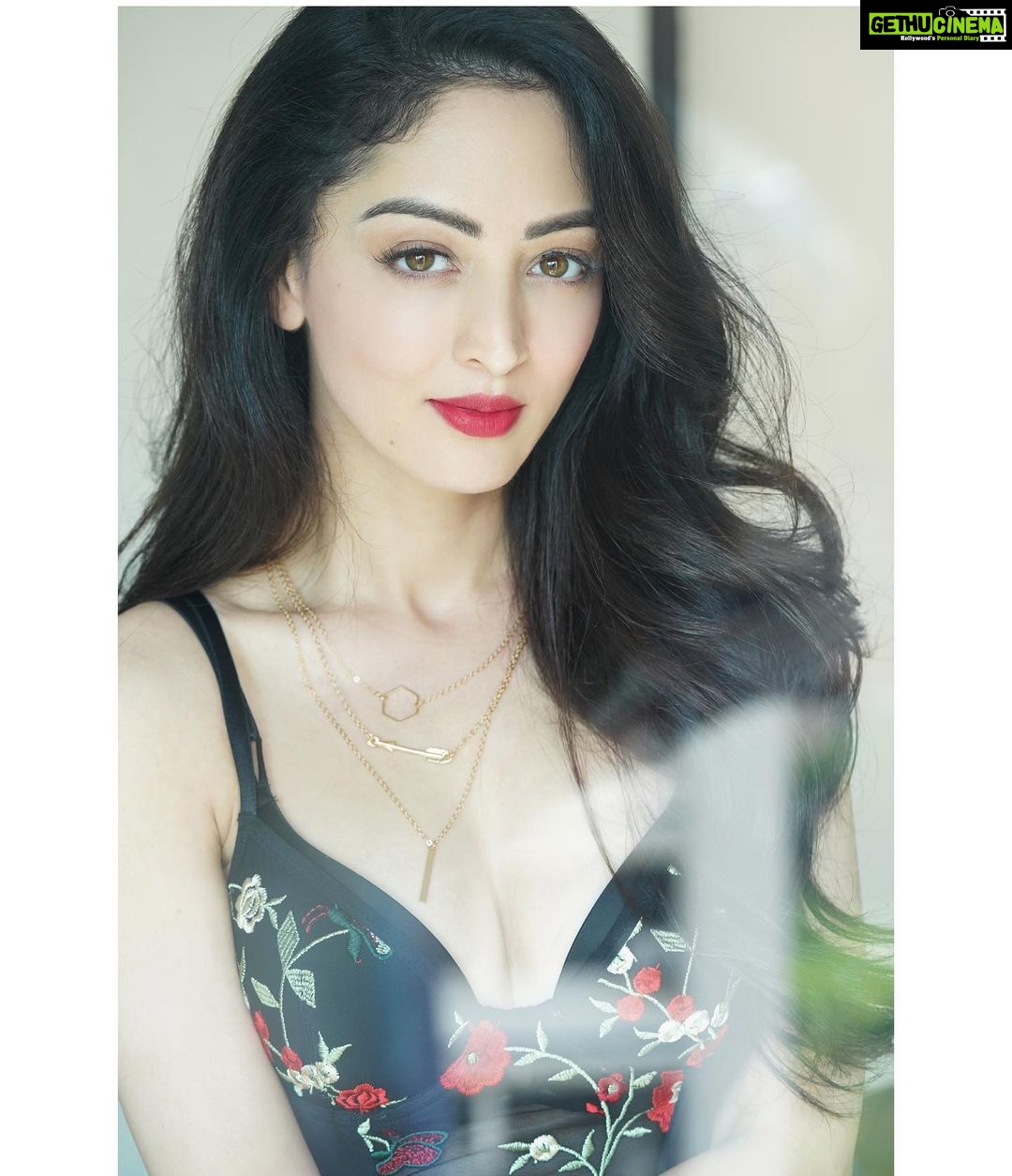 Sandeepa Dhar Instagram - You caught me staring , but I caught you staring back. 🙃 ————————————————— 📸 @munnasphotography