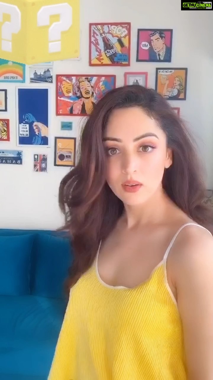 Sandeepa Dhar Instagram - Hold up! Did u say Breakup in a text ? πΏπ€¨π #reels #holdupwaitaminute