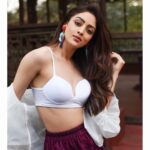 Sandeepa Dhar Instagram - How 🔸You 🔹Doin’🔸? #mebeingjoey #thereisnobettershowthanfriends 📸 @shazzalamphotography