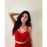 Sandeepa Dhar Instagram – Mirror: You look cute today 

Camera : Lol No

Instagram filter : I got you