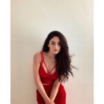 Sandeepa Dhar Instagram – Torn between looking like a snack or eating one 😛😬