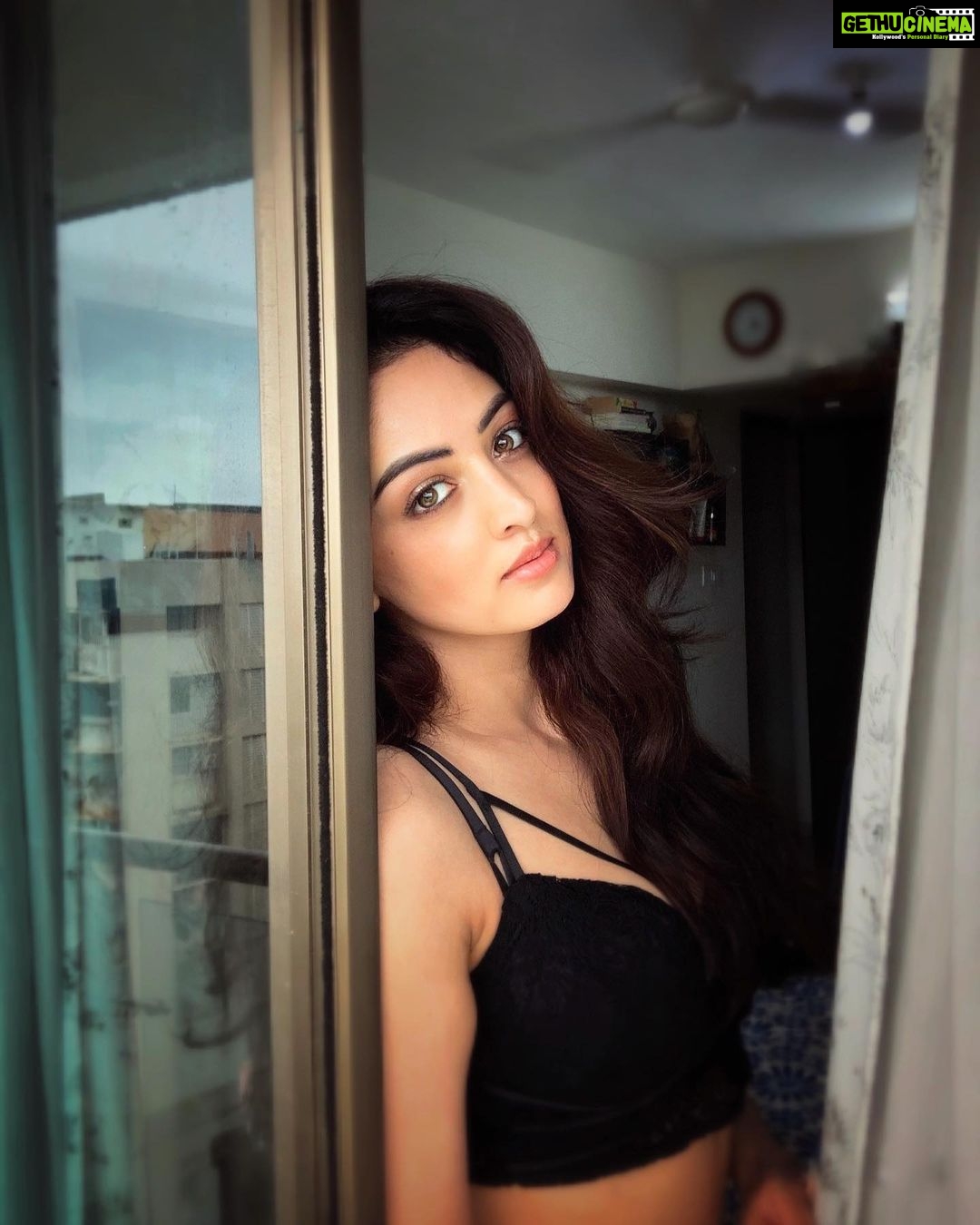 Sandeepa Dhar Instagram - So it turns out that being an adult is mostly just googling how to do stuff. 🤷🏻♀️✌🏻 #quarantinelife