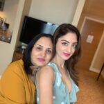 Sandeepa Dhar Instagram – Mother’s, They always have your back no matter what. Mine has got my back Literally & figuratively 😁❤️ we don’t need a day to celebrate mom’s bcoz every day is their day, we exist coz of them . Aur Maa sab jaanti hai ! ❤️❤️ #happymothersday #mine 
Swipe right to c how we used to cling on to her no matter where we were, and we continue to do so. 😁