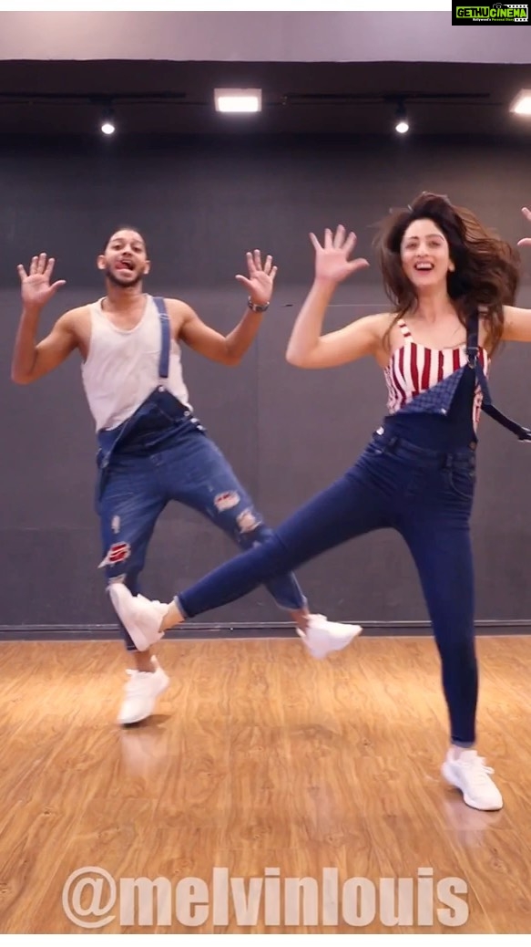 Sandeepa Dhar Instagram - Happppppy Birthdayyyyy to this mad talented boy @melvinlouis ! One of the most resilient, hardworking guy i know & a fab friend. Hope u keep growing & evolving Mel!! Have a fantastic year ahead. π€ This video pretty much encapsulates our vibe . Whatte Fun!! π π π₯³